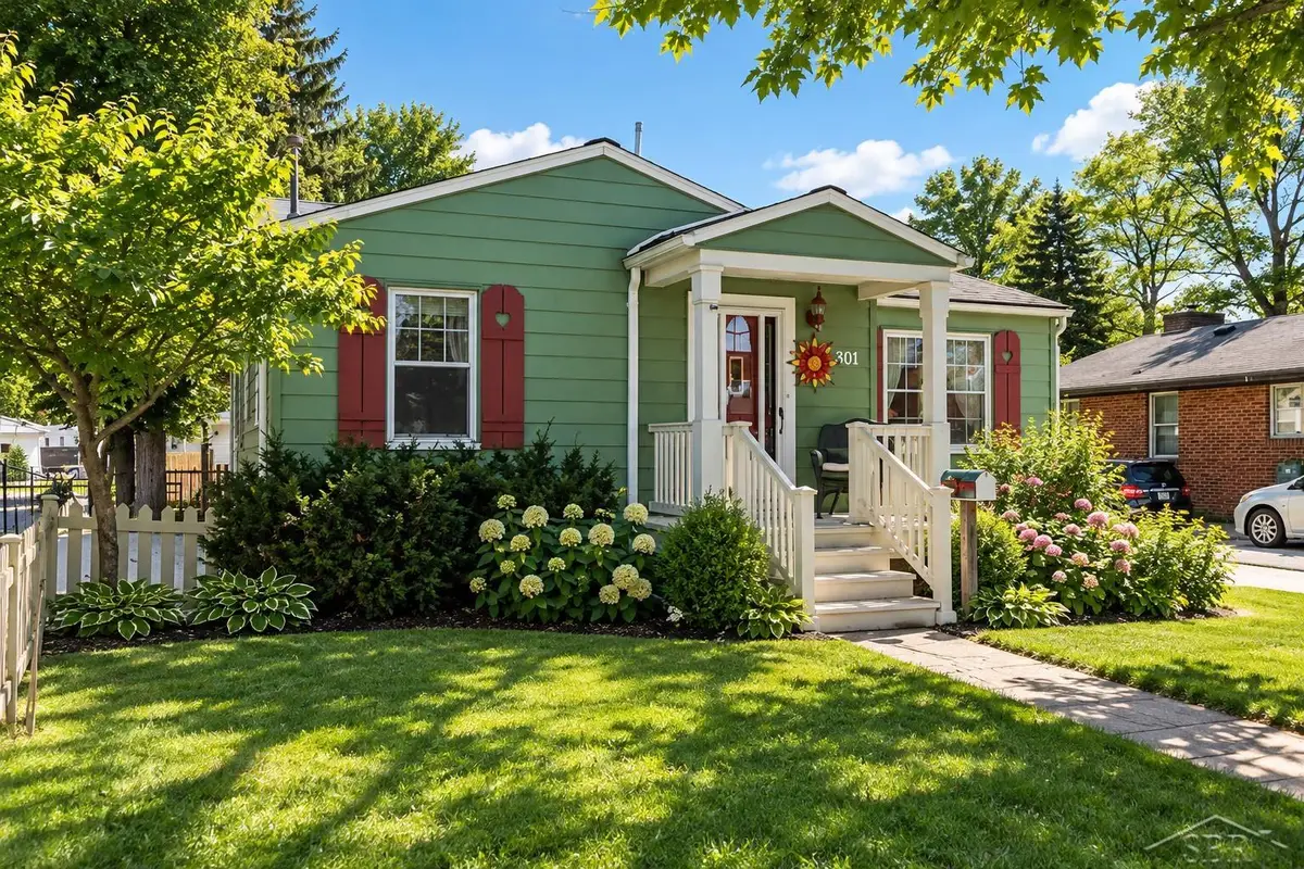 701 Scheurmann ST, Essexville, MI 48732 - #1