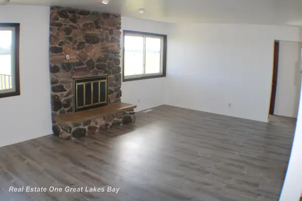 2160 River RD, Kawkawlin, MI 48631