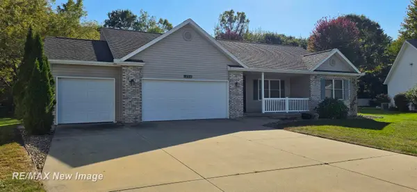 1290 Woodfield TRL, Hemlock, MI 48626