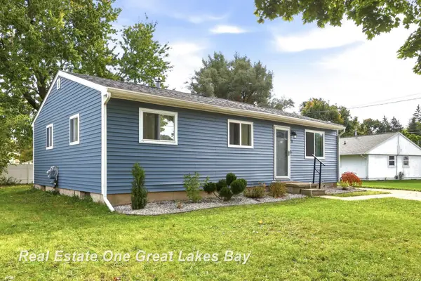 11 Woodward DR, Saginaw, MI 48601