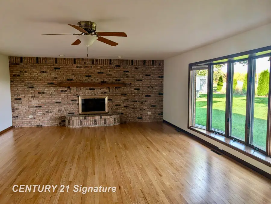 692 E Pilgrim, Saginaw, MI 48638 - #2