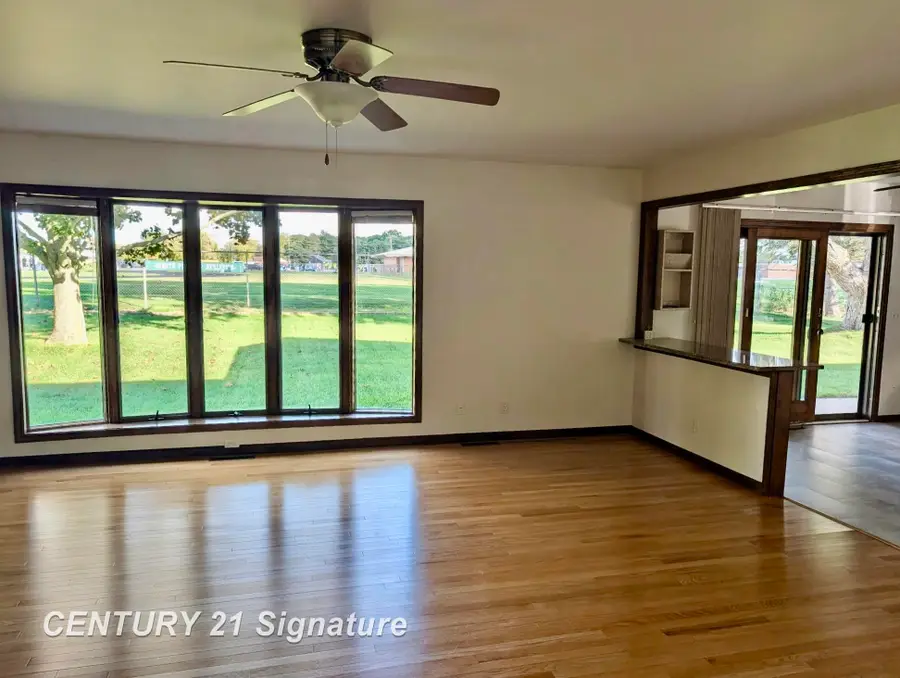 692 E Pilgrim, Saginaw, MI 48638 - #3