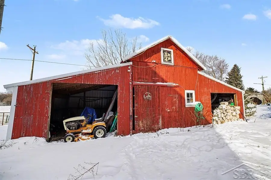 11851 N Crystal RD, Vestaburg, MI 48891 - #3
