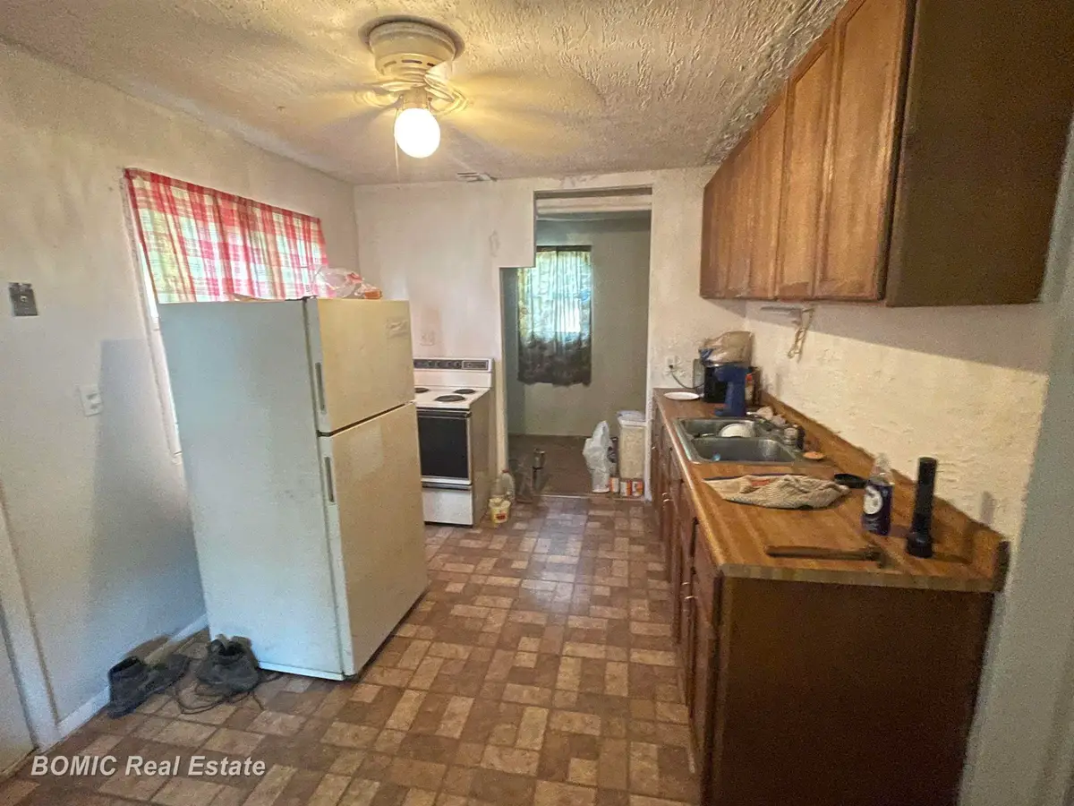 3944 Olive RD, Saginaw, MI 48601 - #1