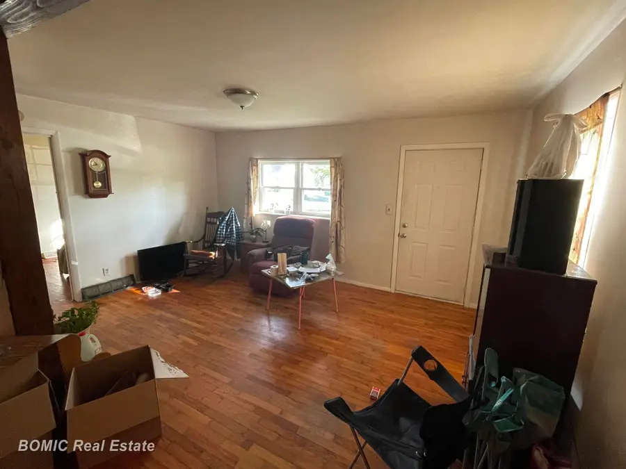3944 Olive RD, Saginaw, MI 48601 - #2