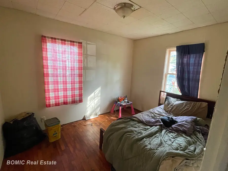3944 Olive RD, Saginaw, MI 48601 - #3
