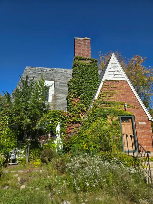 1820 State ST, Saginaw, MI 48602