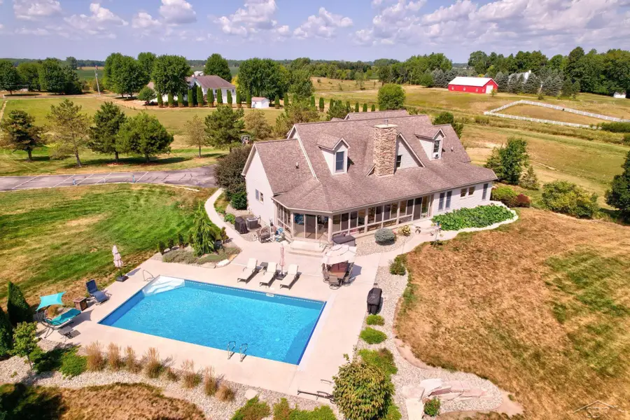 2588 Lone RD, Freeland, MI 48623 - #3