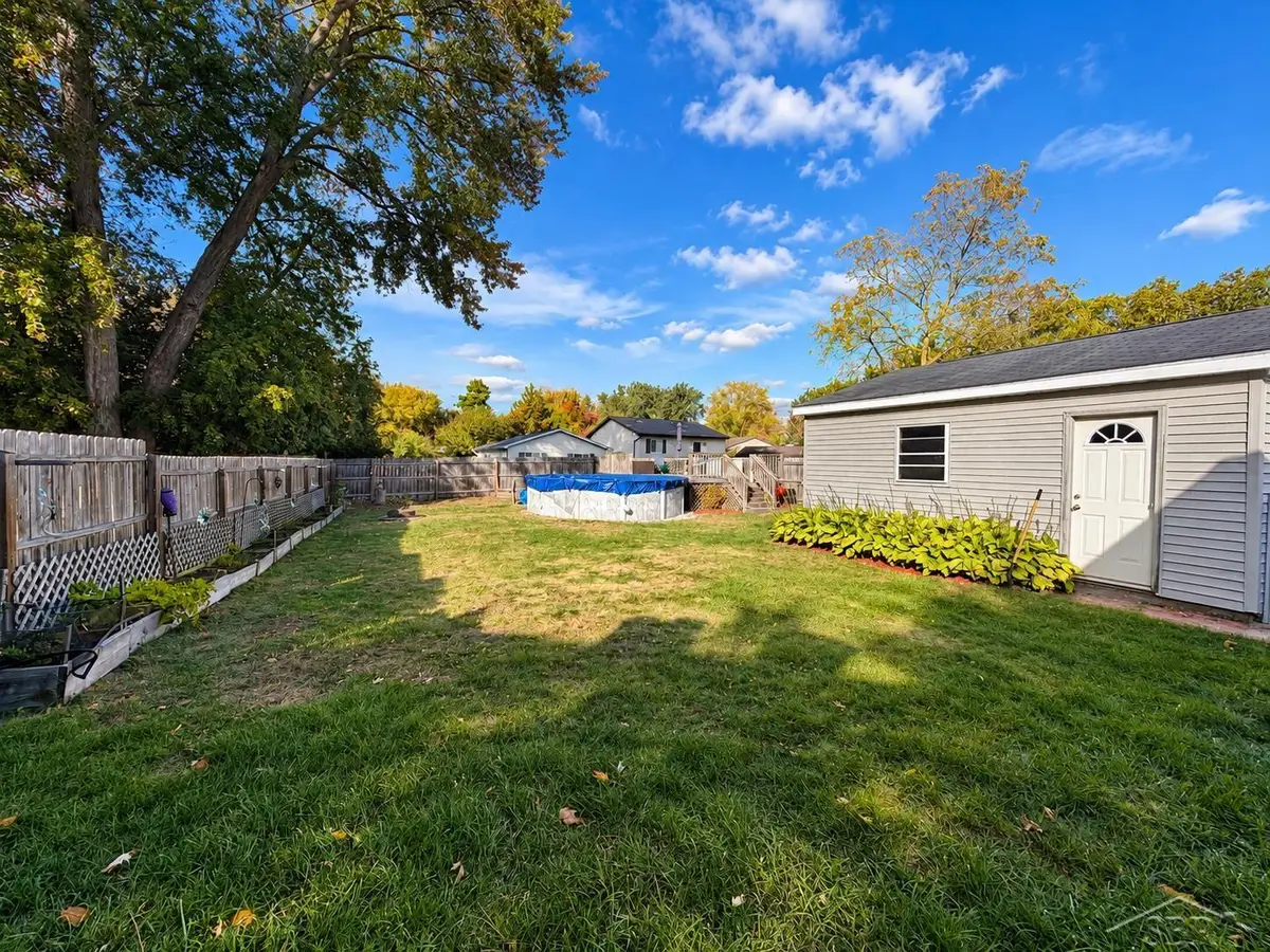 217 Arbury PL, Midland, MI 48640 - #1