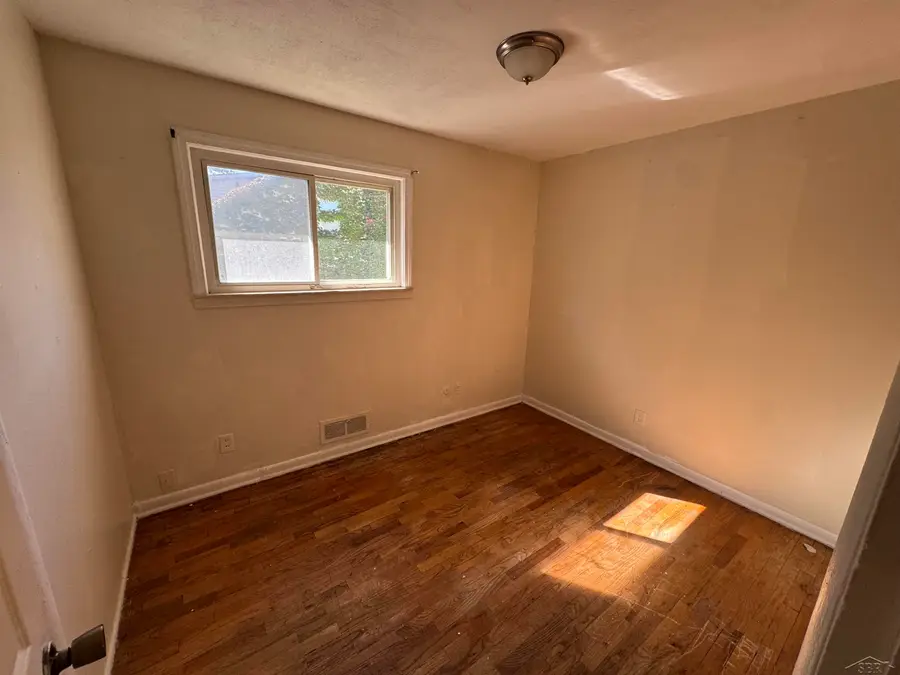 3088 Schaeffer, Saginaw, MI 48604 - #3