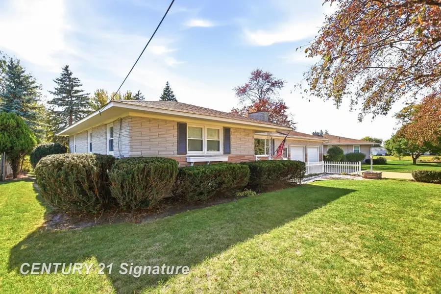 969 W Hampton RD, Essexville, MI 48732 - #2