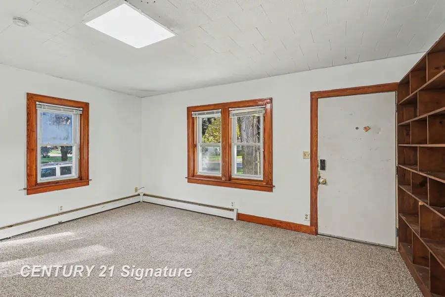 630 S Frost DR, Saginaw, MI 48638 - #3