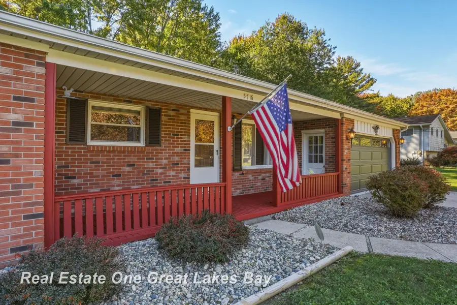 5716 Baker RD, Bridgeport, MI 48722 - #2