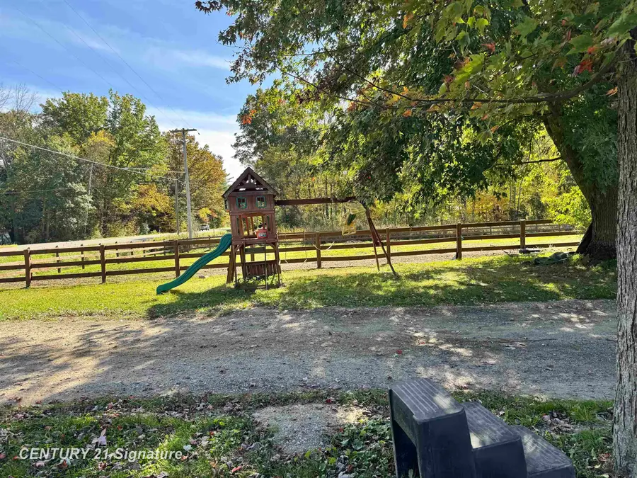 1232 S Eight Mile RD, Midland, MI 48640 - #2