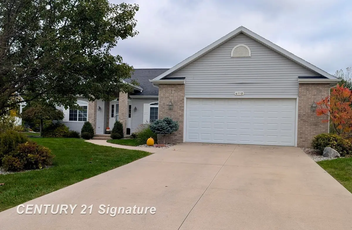 4110 W Crossings RD, Saginaw, MI 48603 - #1