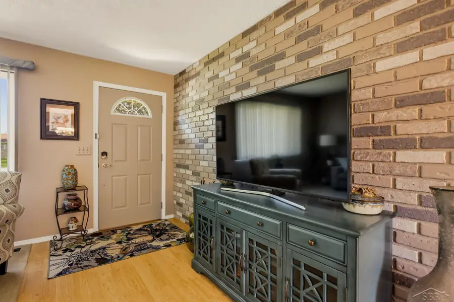4304 Meadowbrook DR, Freeland, MI 48623 - #3
