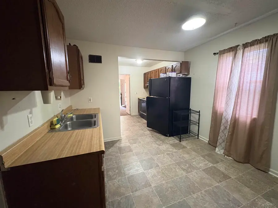 1519 Gilbert DR, Saginaw, MI 48602 - #3