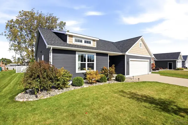 9130 Brook Hollow LN, Freeland, MI 48623