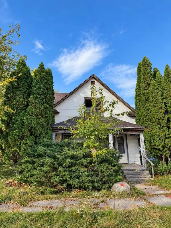 1325 Thurber ST, Saginaw, MI 48601