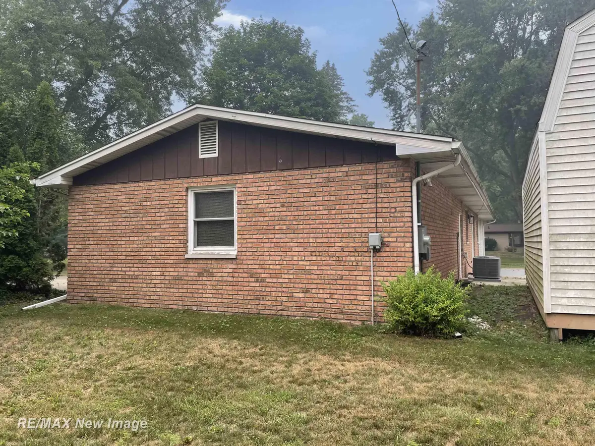 4226 S Airport RD, Bridgeport, MI 48722 - #1