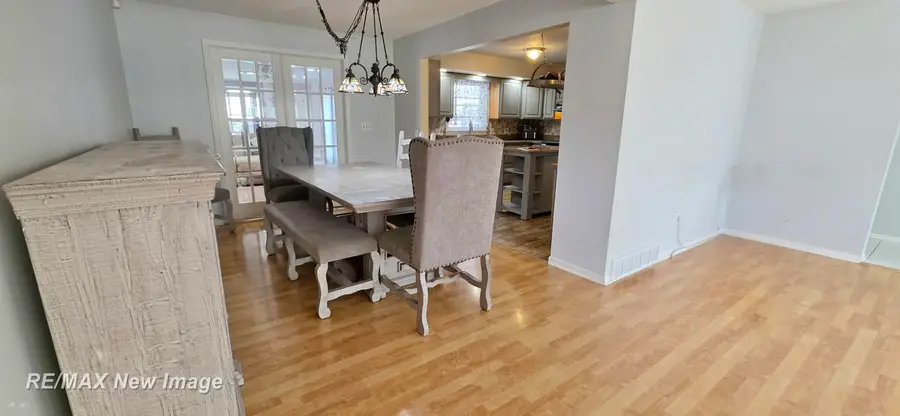 3323 E Wintergreen DR, Saginaw, MI 48603 - #3