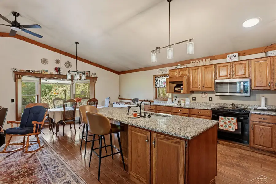 12751 Frost RD, Hemlock, MI 48626 - #3