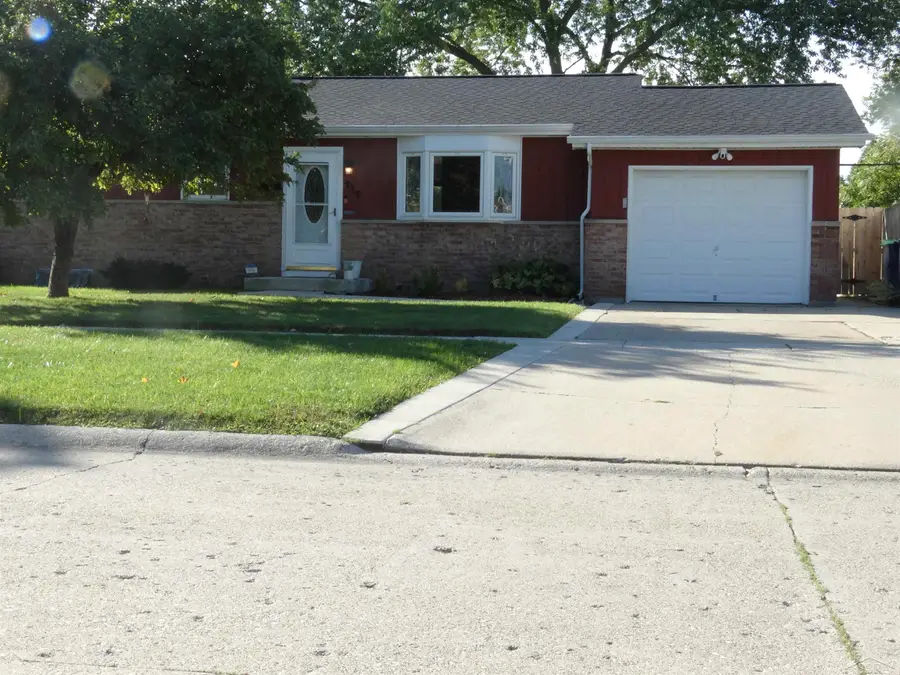919 Stinson ST, Saginaw, MI 48604 - #2