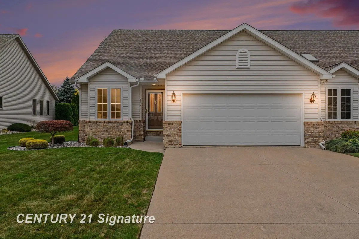 8954 Brookshire DR, Saginaw, MI 48609 - #1