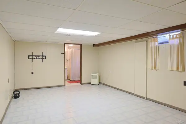 1556 Wilson AVE, Saginaw, MI 48638