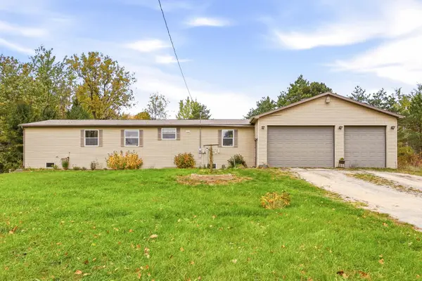 6415 E Farrand RD, Millington, MI 48746