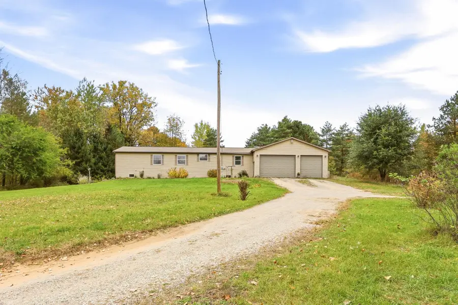 6415 E Farrand RD, Millington, MI 48746 - #3