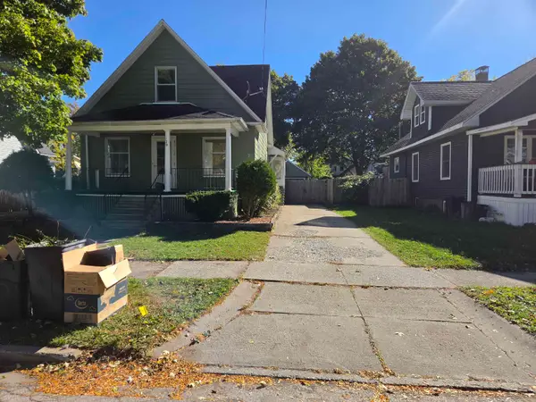 120 S Alexander ST, Saginaw, MI 48602