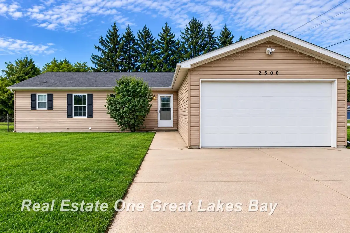 2500 Starlite DR, Saginaw, MI 48603 - #1