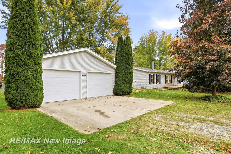 2050 Mahar DR, Saginaw, MI 48601 - #2