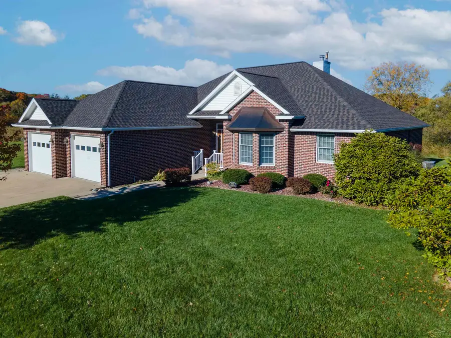 5832 N Braeburn ST, Saginaw, MI 48638 - #2