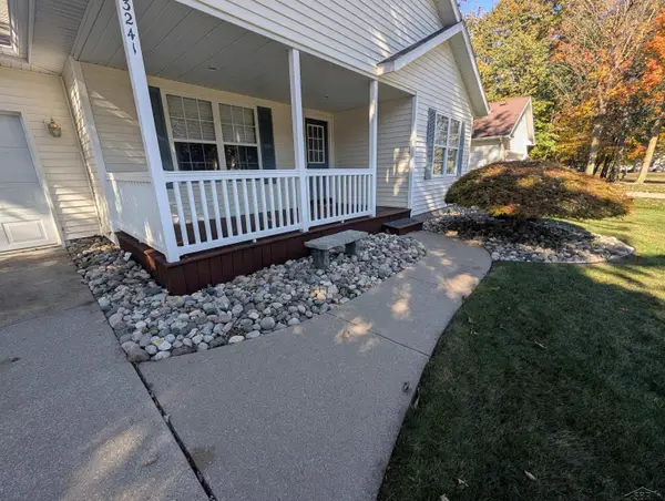3241 Barrington CIR, Saginaw, MI 48603