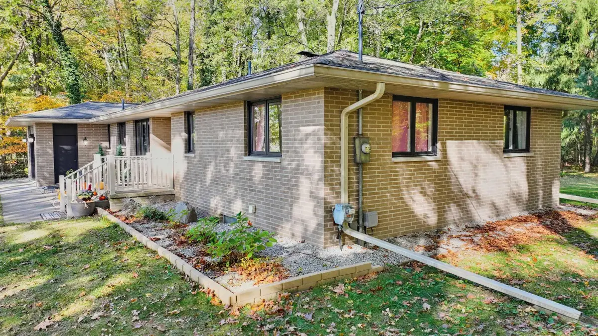 12340 Scott RD, Freeland, MI 48623 - #1