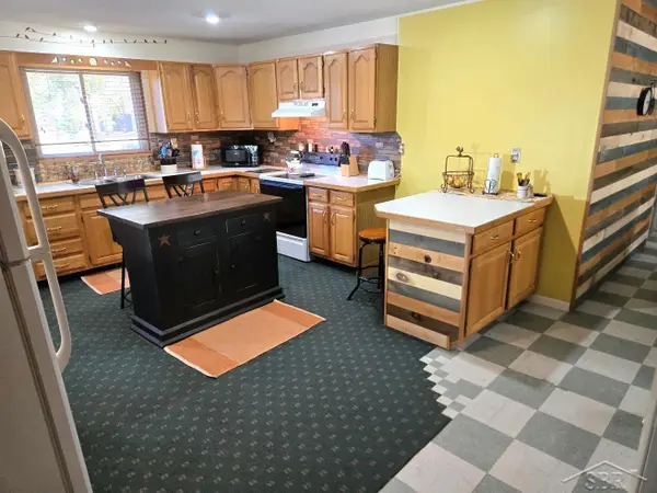 3444 S Gleaner RD, Saginaw, MI 48609