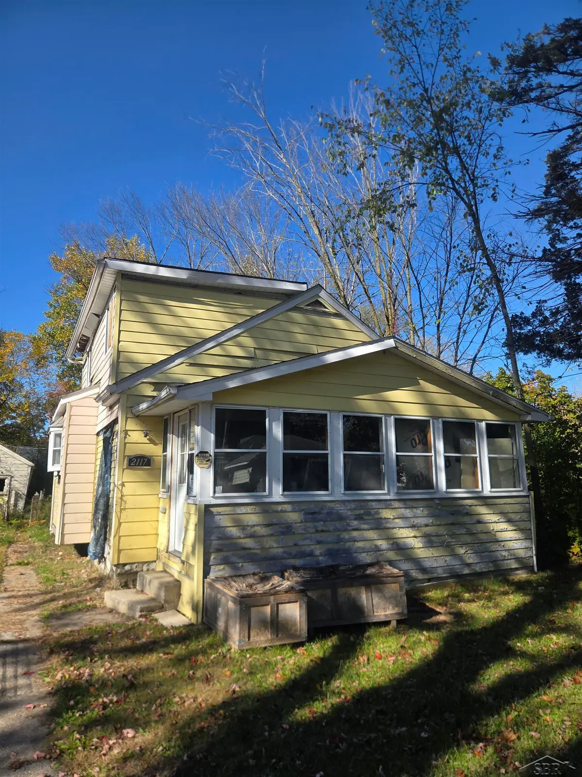 2117 Parkwood AVE, Saginaw, MI 48601 - #1