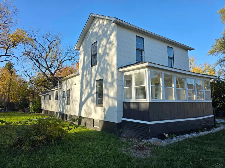 709 S Granger ST, Saginaw, MI 48602 - #3