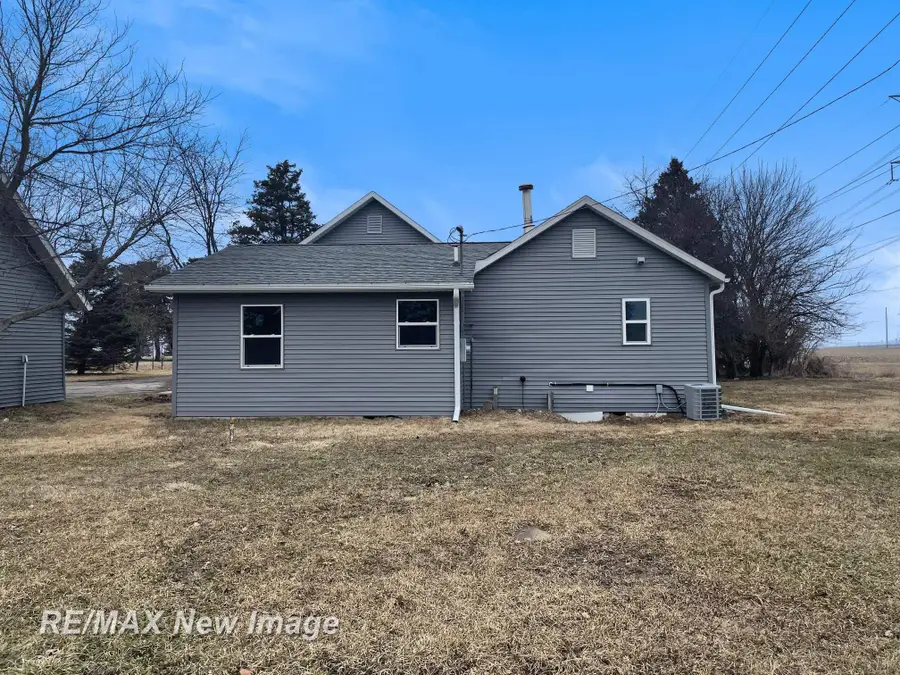 3874 E Kent RD, Freeland, MI 48623 - #3