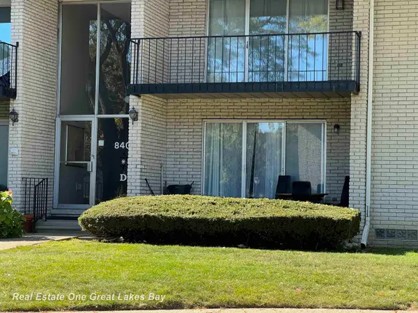8401 Kennedy CIR, Warren, MI 48093
