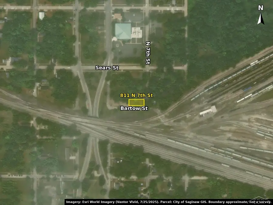 811 N 7th ST, Saginaw, MI 48601 - #3