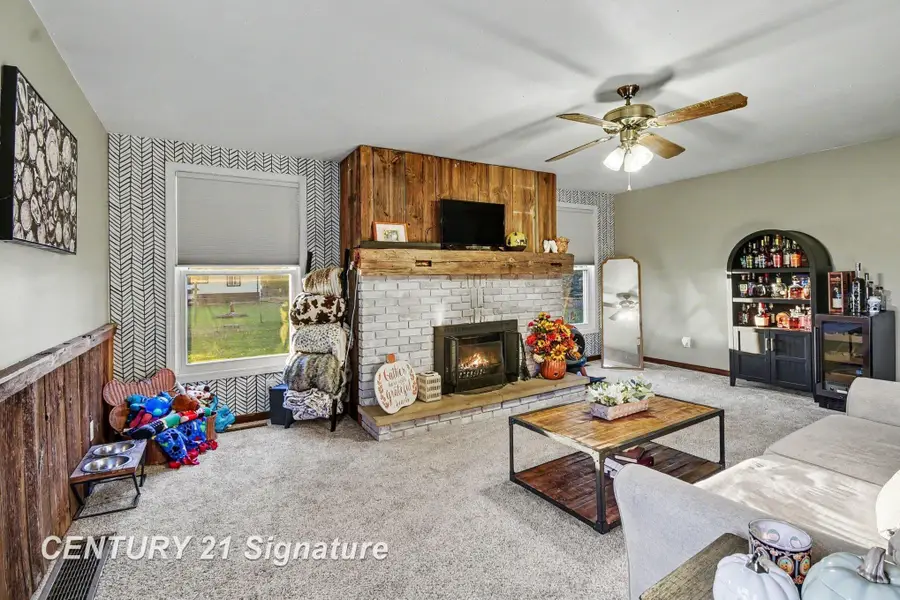 361 Harvey ST, Freeland, MI 48623 - #3