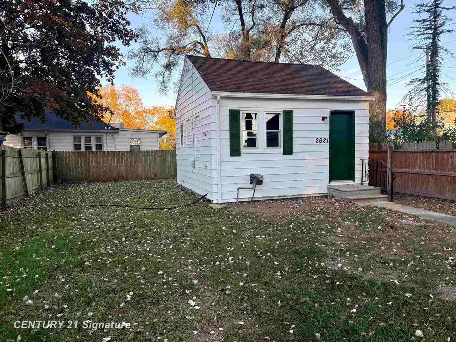 2621 S Niagara ST, Saginaw, MI 48602 - #3