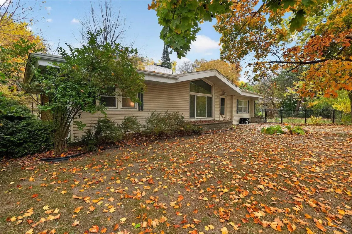 4350 Brockway RD, Saginaw, MI 48638 - #1