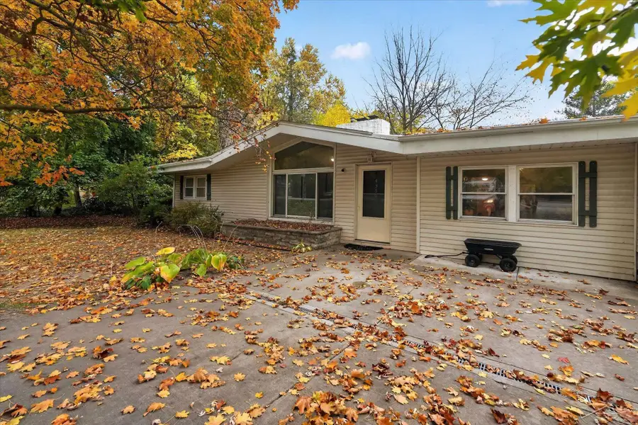 4350 Brockway RD, Saginaw, MI 48638 - #2