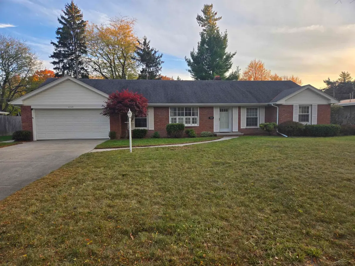 4249 Kirkwood DR, Saginaw, MI 48638 - #1