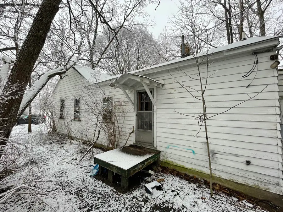 697 W Grand Avenue, Muskegon, MI 49441 - #2