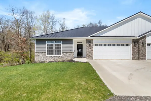 233 Auseon Court, Hillsdale, MI 49242